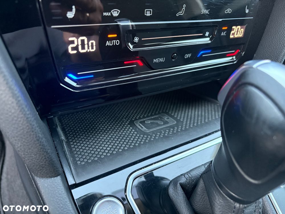 Volkswagen Passat 2.0 TSI Business DSG - 25