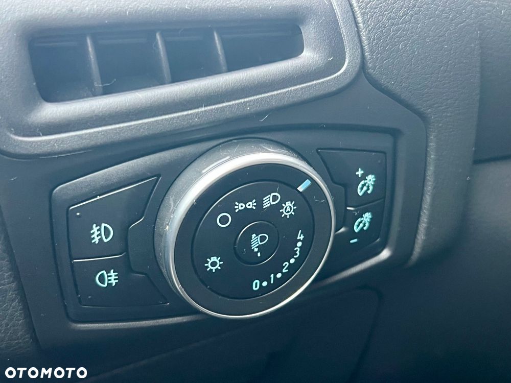 Ford Focus 1.0 EcoBoost Start-Stopp-System ST-LINE DESIGN - 14