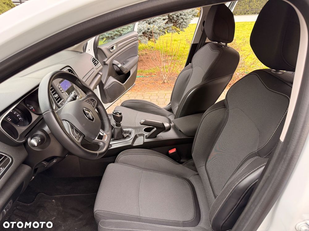 Renault Megane 1.5 Blue dCi Business - 24