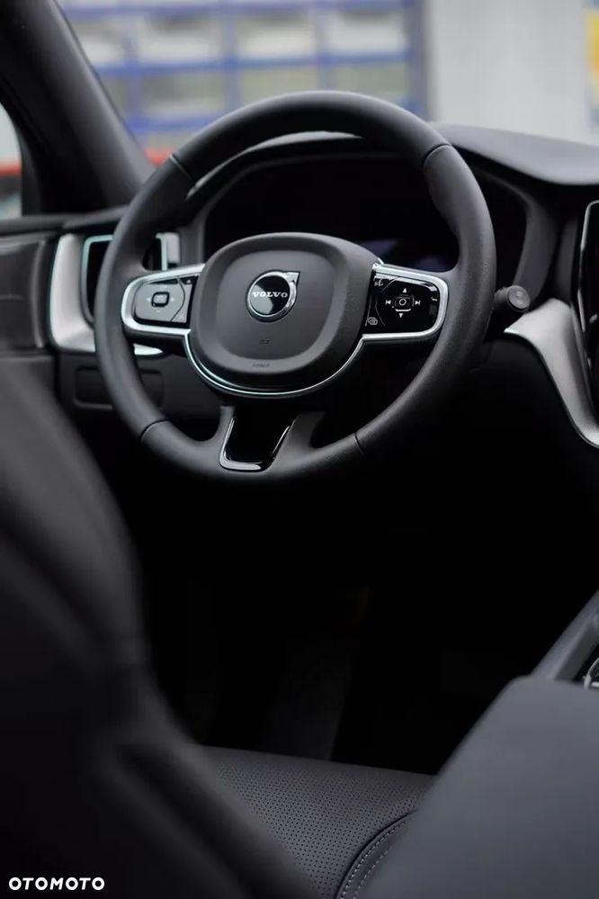 Volvo XC 60 B5 B AWD Plus Black Edition - 31