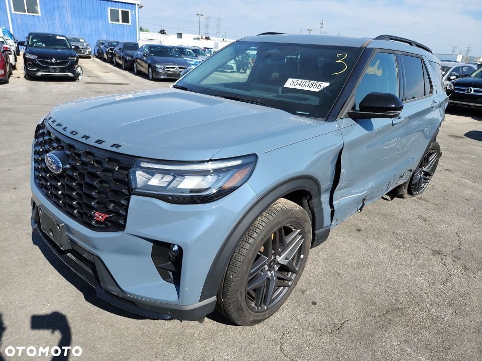 Ford Explorer - 16