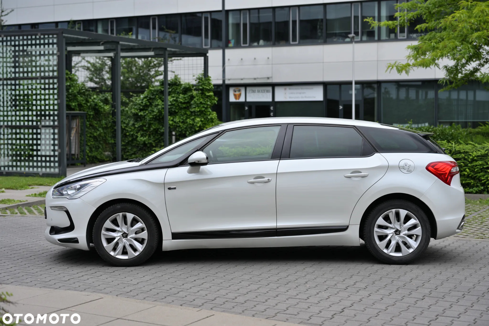 Citroën DS5 2.0 HDi Hybrid4 SoChic MCP - 25