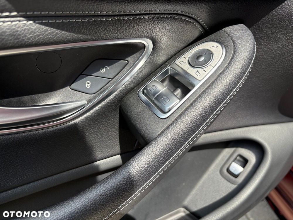 Mercedes-Benz Klasa C AMG 43 4-Matic - 21
