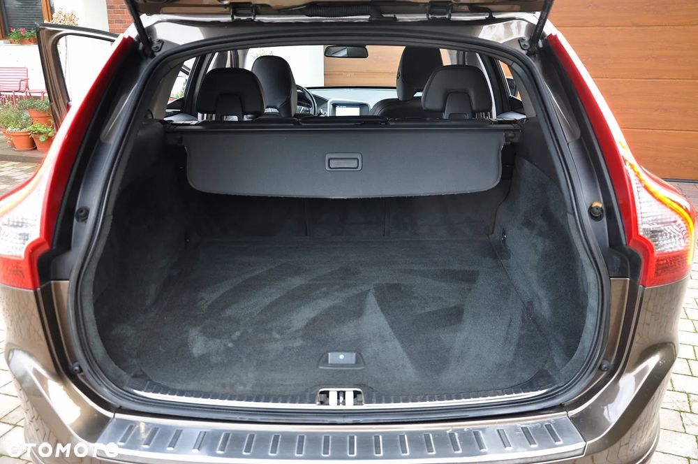 Volvo XC 60 D4 Geartronic Summum - 25