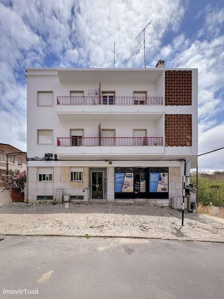 Prédio misto à venda com rentabilidade imediata em Cacilhas, Almada - Grande imagem: 2/17