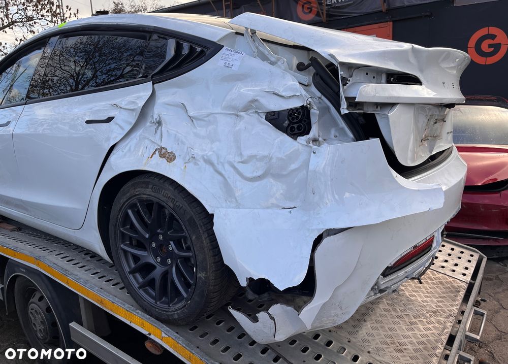 Tesla Model 3 Langstreckenbatterie Allradantrieb Dual Motor Performance - 7