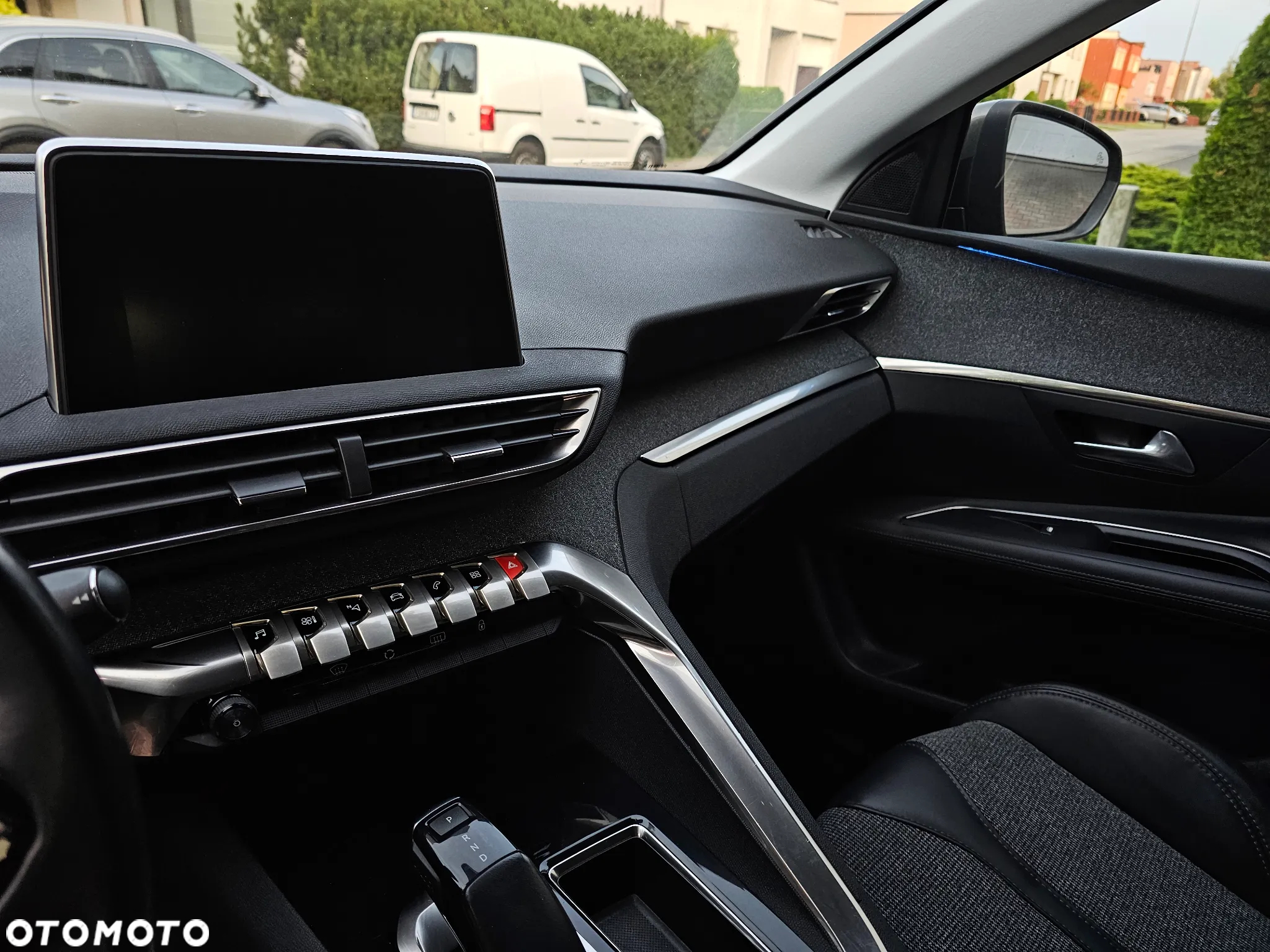 Peugeot 3008 1.2 PureTech GPF Allure S&S EAT8 - 11
