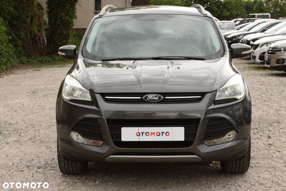 Ford Kuga 2.0 TDCi 2x4 Titanium - 4