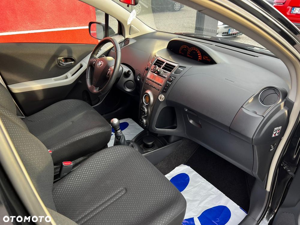 Toyota Yaris 1.33 VVT-i Executive - 17