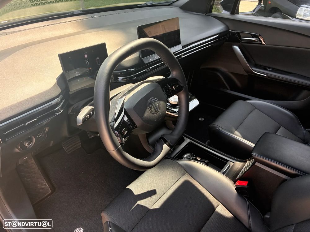 MG MG4 64 kWh Luxury - 3