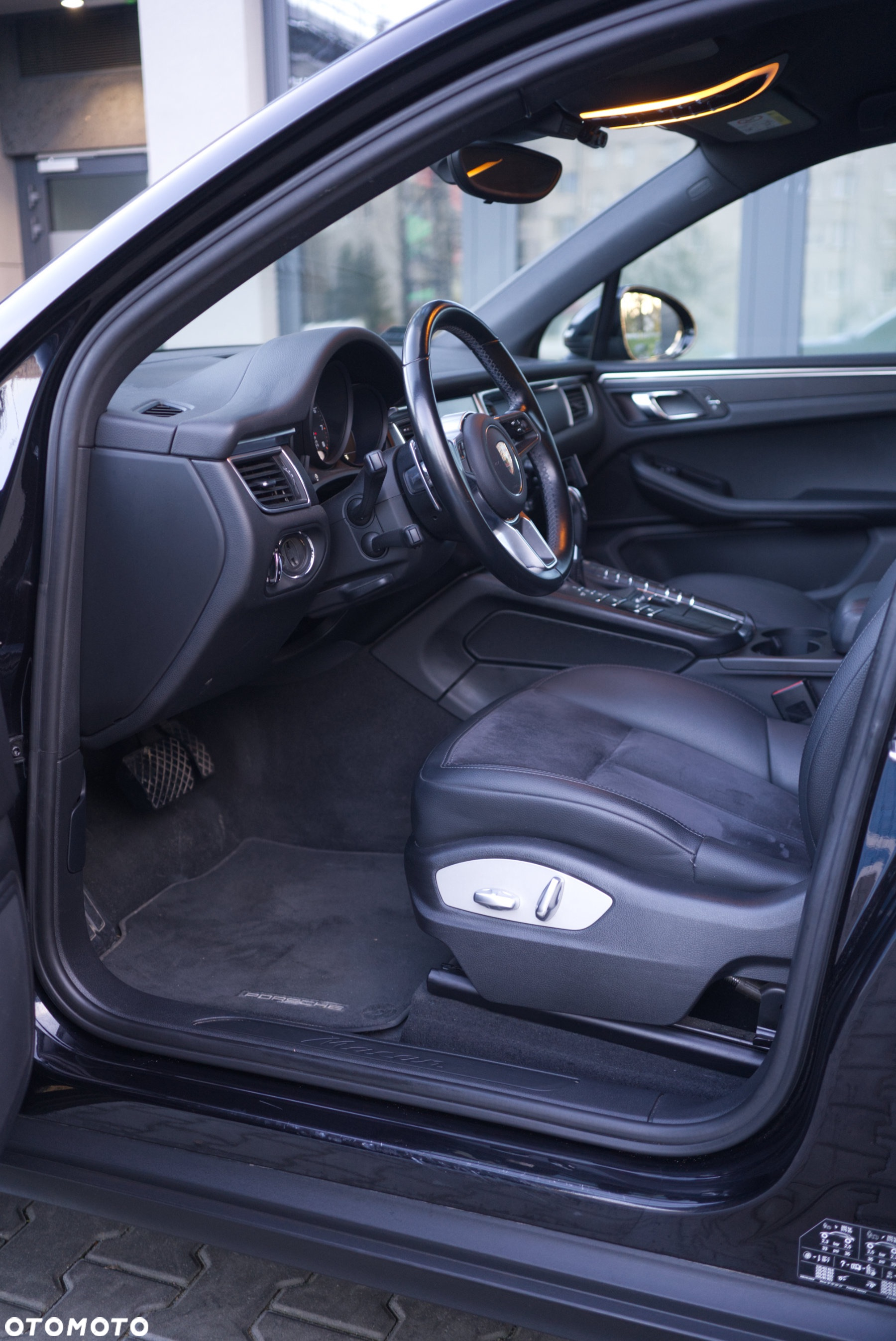 Porsche Macan Standard - 12