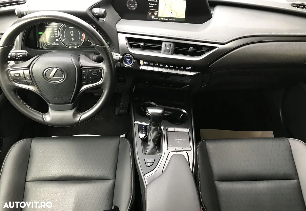 Lexus UX 250h (E-FOUR) Business Edition - 5