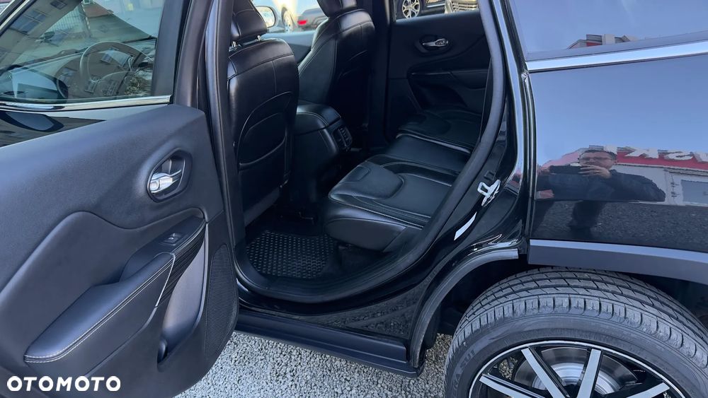 Jeep Cherokee - 21