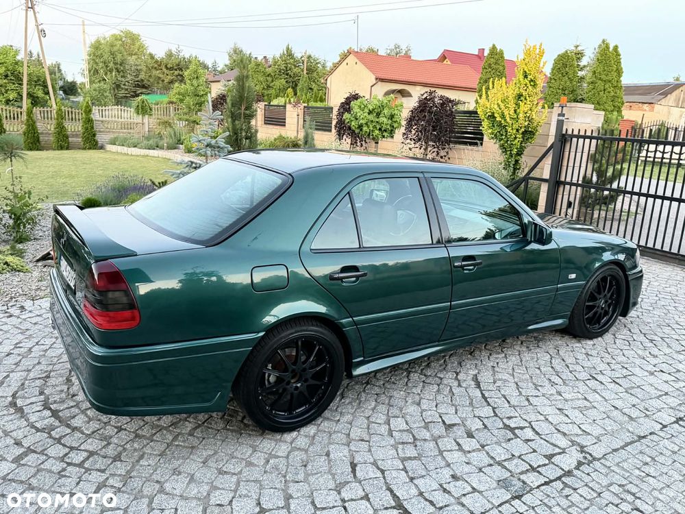 Mercedes-Benz Klasa C 180 T Sport - 4