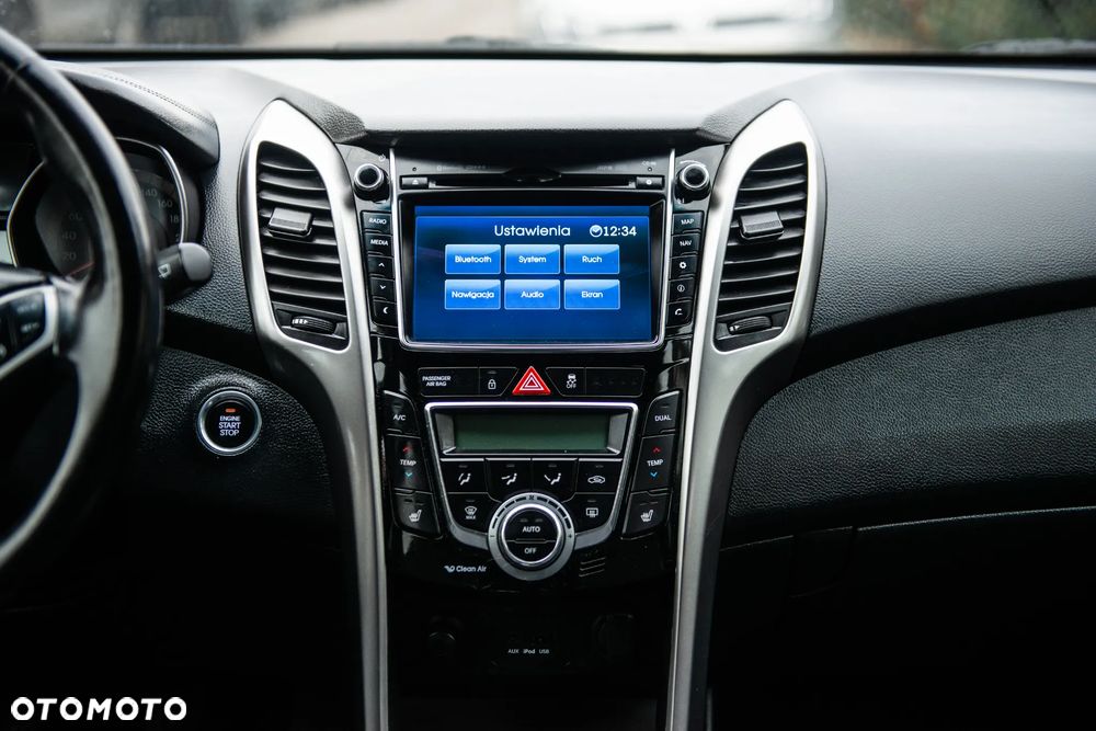 Hyundai i30 blue Kombi 1.6 GDi Passion - 32