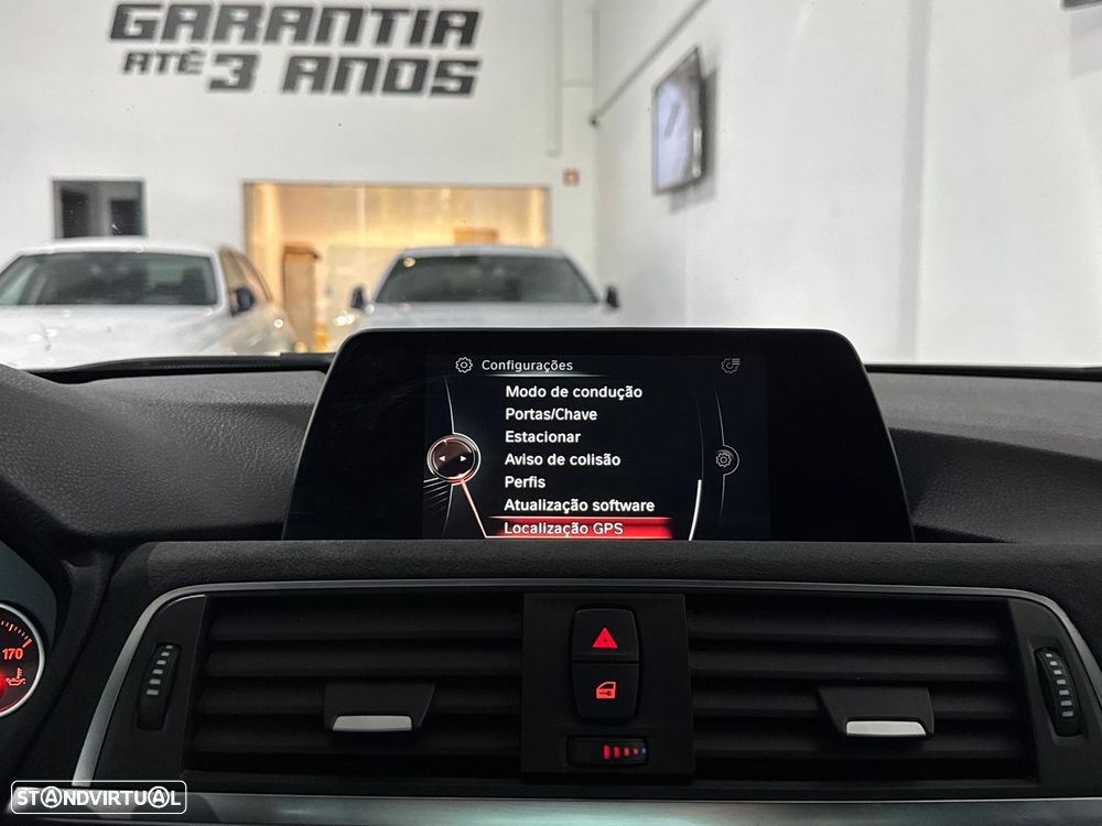 BMW 330 e iPerformance Pack M - 30