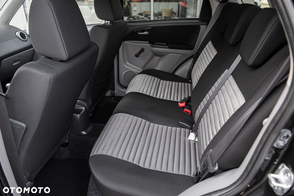 Suzuki SX4 1.6 Comfort 4WD - 21