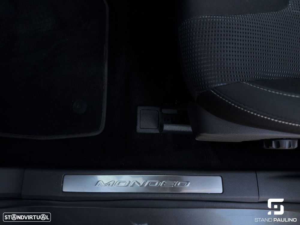 Ford Mondeo SW 2.0 HEV Titanium - 12