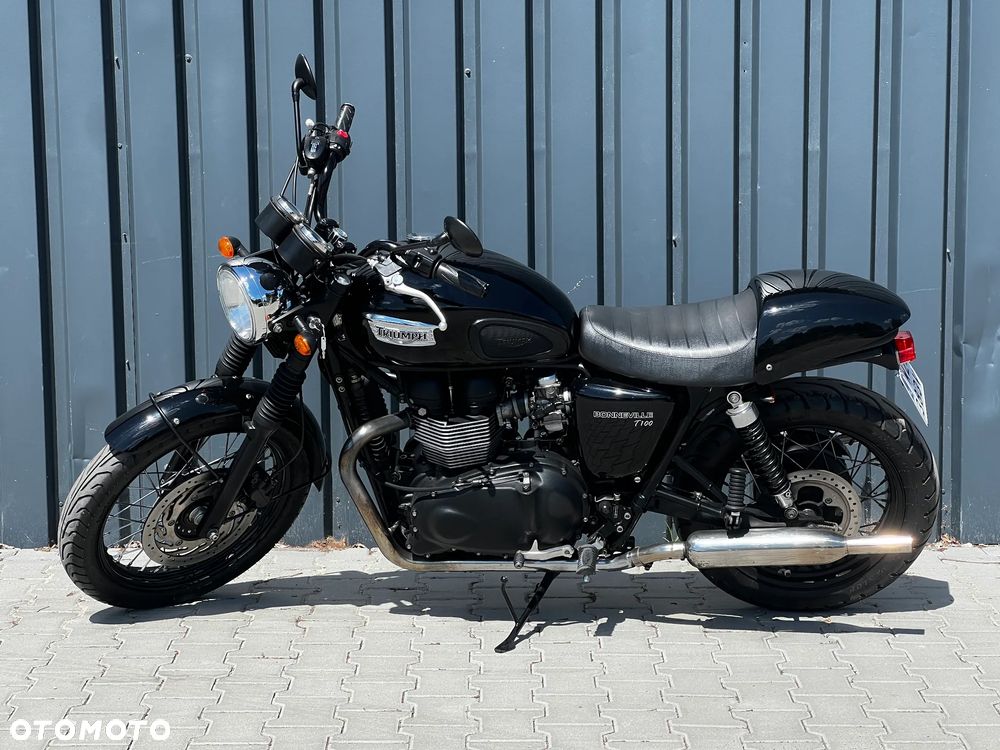 Triumph Bonneville - 6