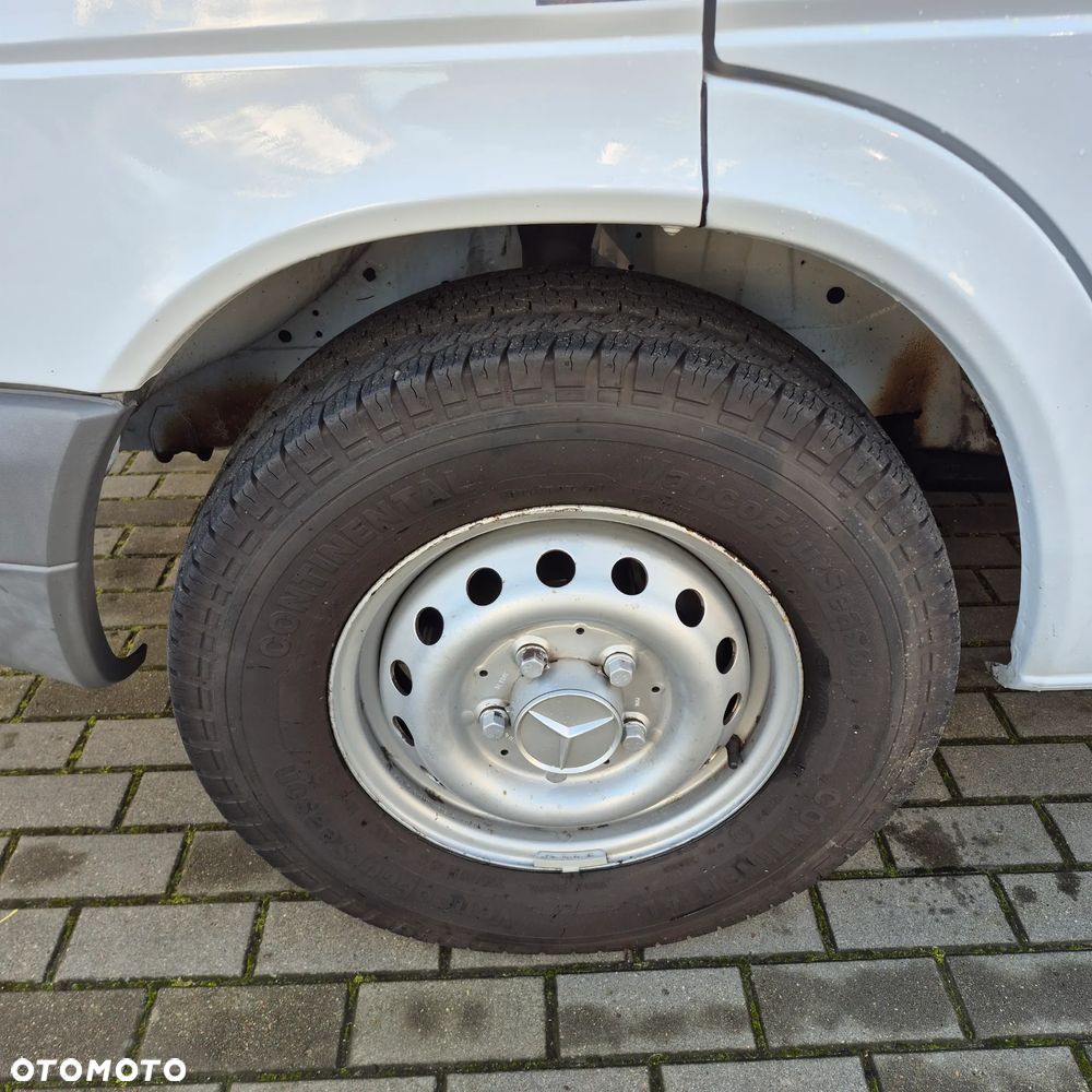 Mercedes-Benz Sprinter - 16