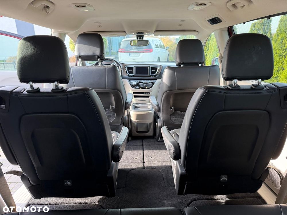 Chrysler Pacifica - 5