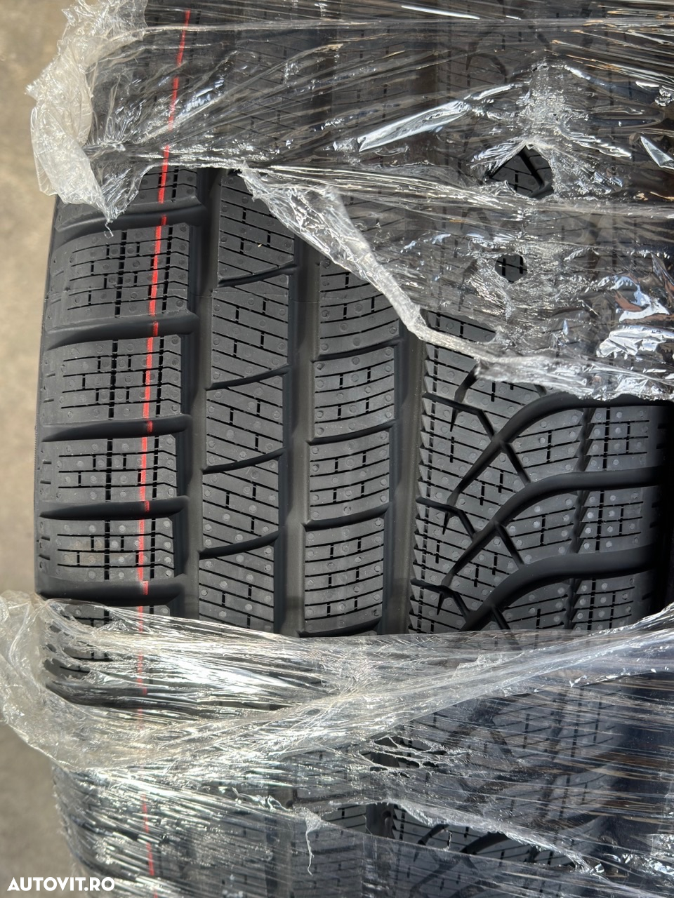 Vând set anvelope 255/45/20-285/40/20 Pirelli de iarnă noi cu steluță BMW - 3