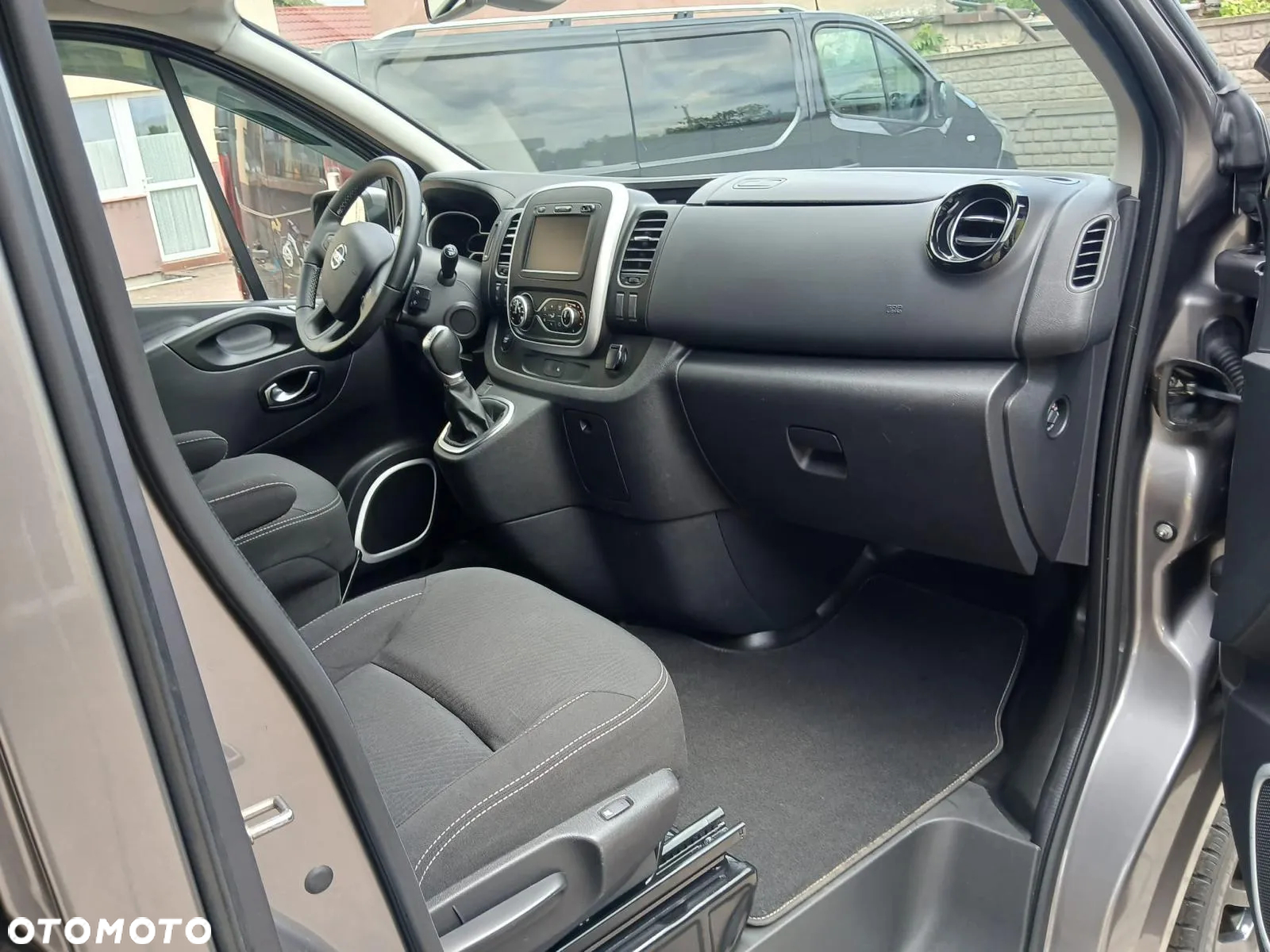 Nissan NV300 - 9