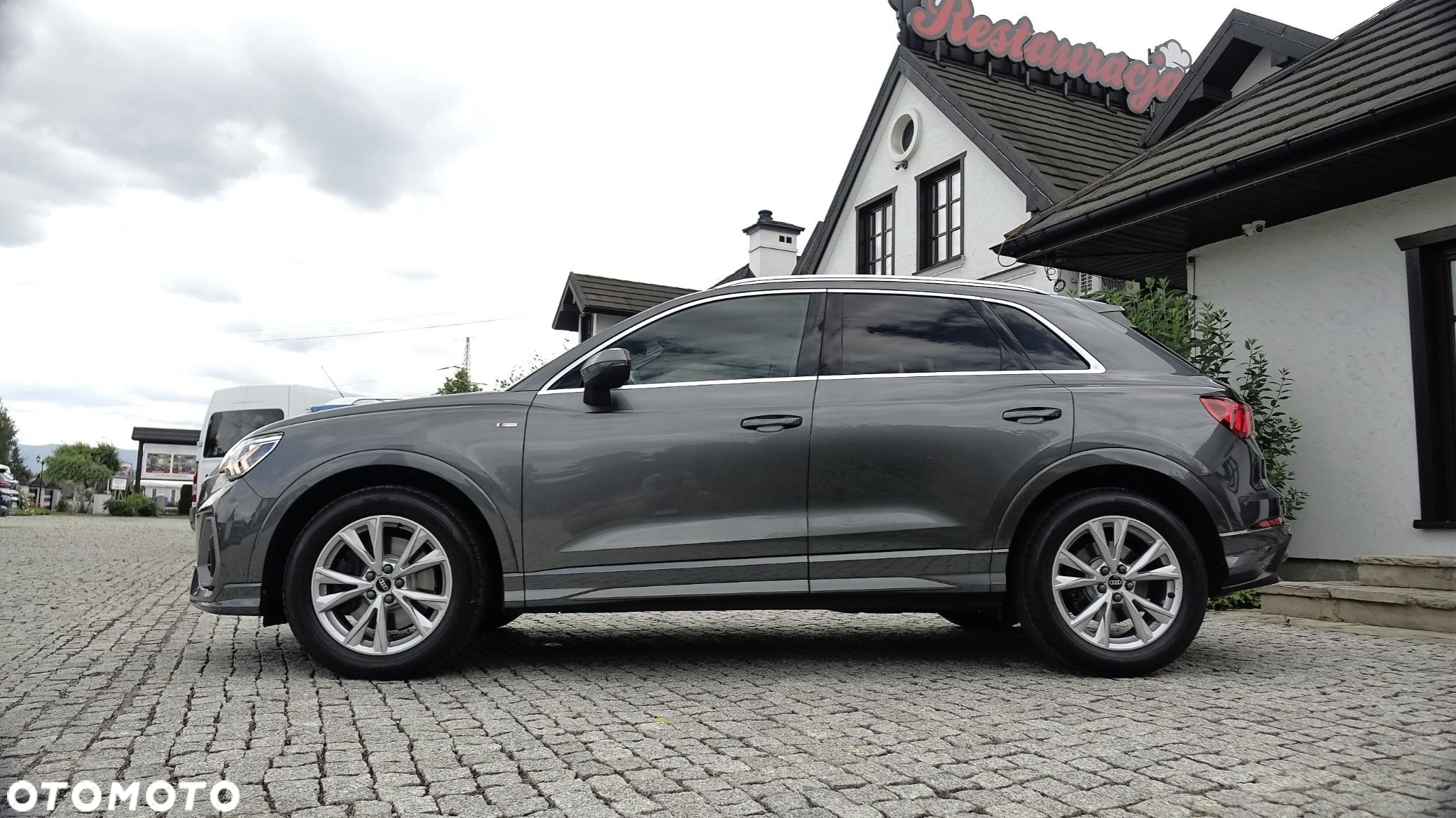 Audi Q3 Sportback - 12