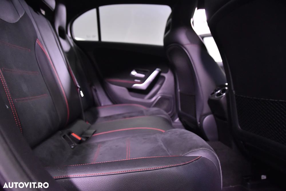 Mercedes-Benz A 180 7G-DCT AMG Line - 12