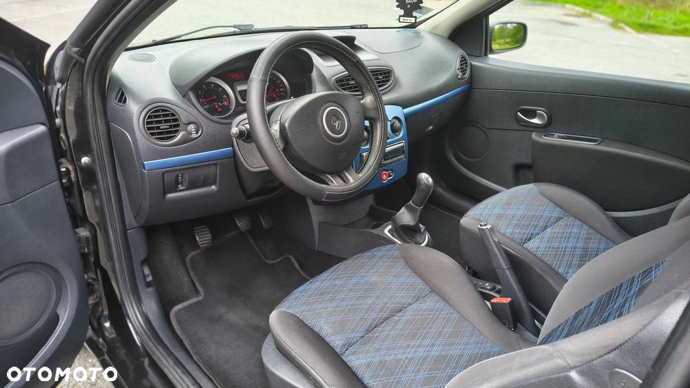 Renault Clio - 25