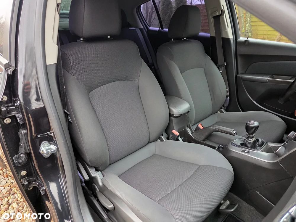 Chevrolet Cruze - 27