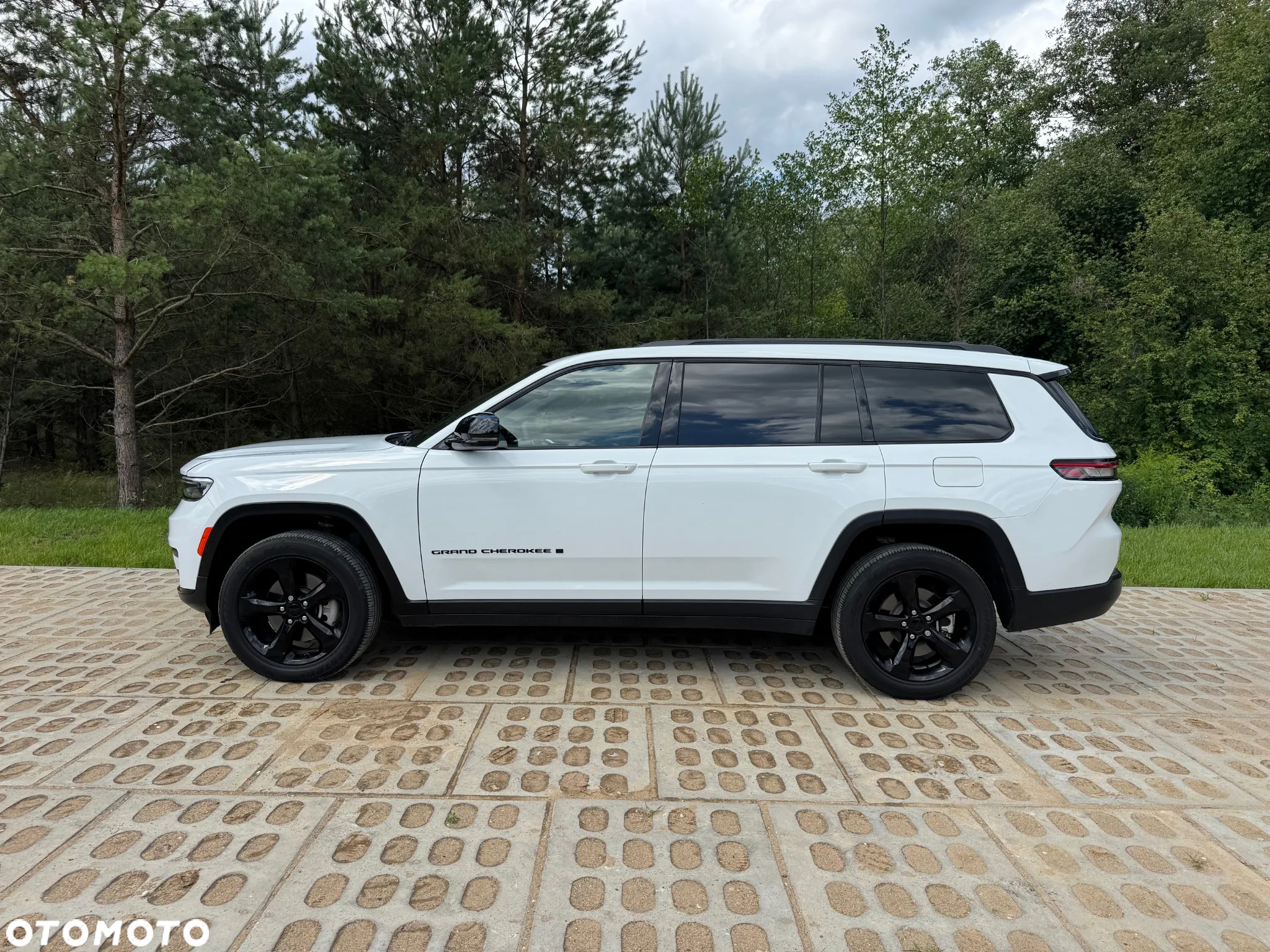 Jeep Grand Cherokee - 14