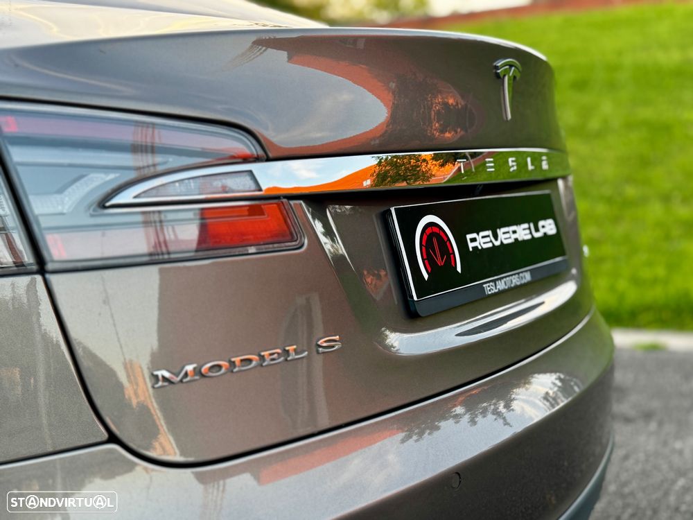 Tesla Model S 85 - 12
