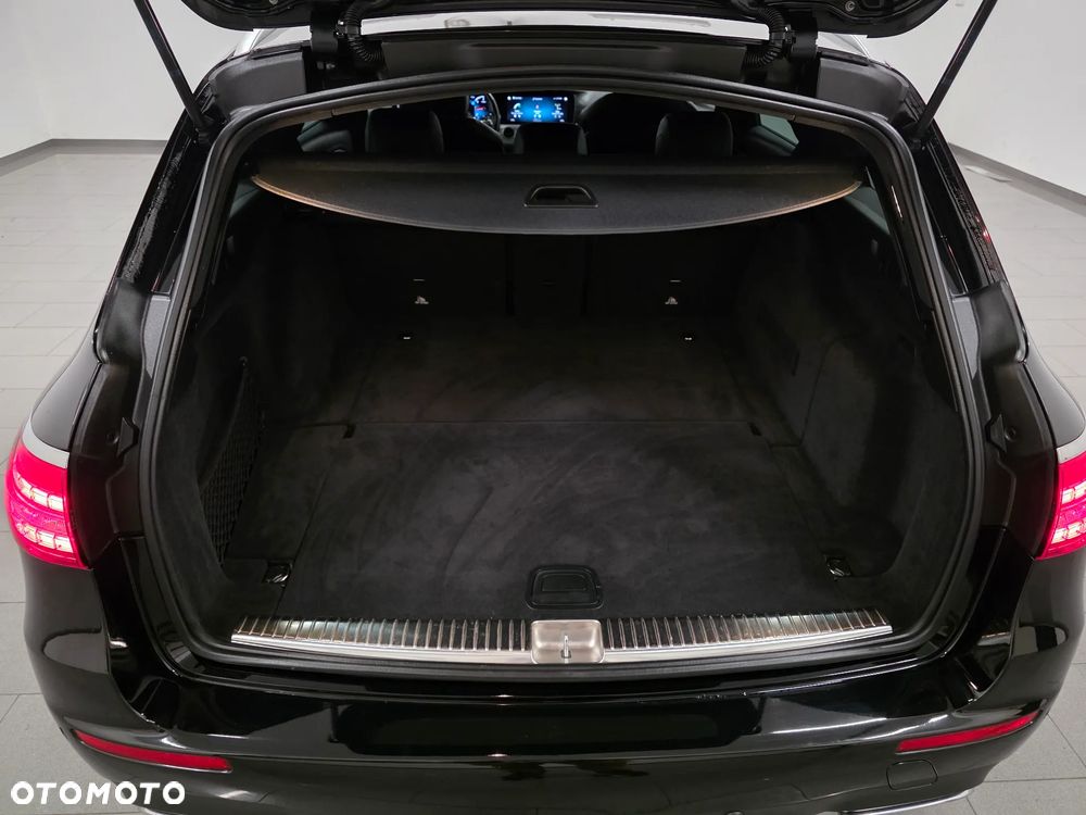 Mercedes-Benz Klasa E 220 d 4-Matic AMG - 40