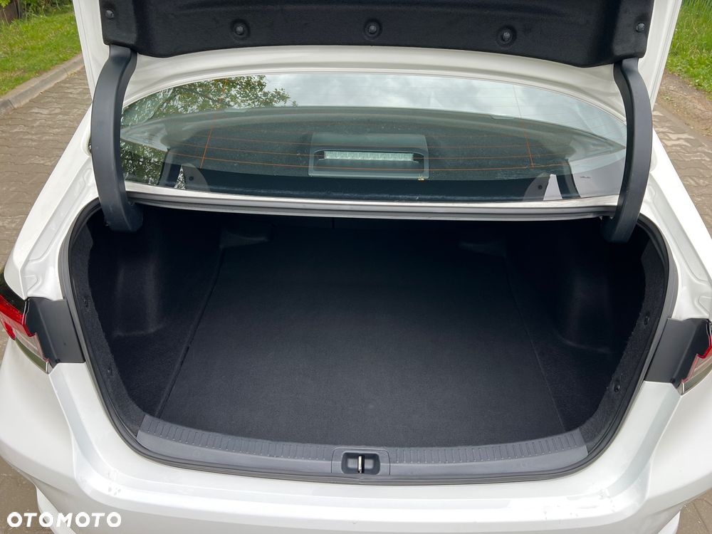 Toyota Corolla 1.8 Hybrid GPF Comfort - 26