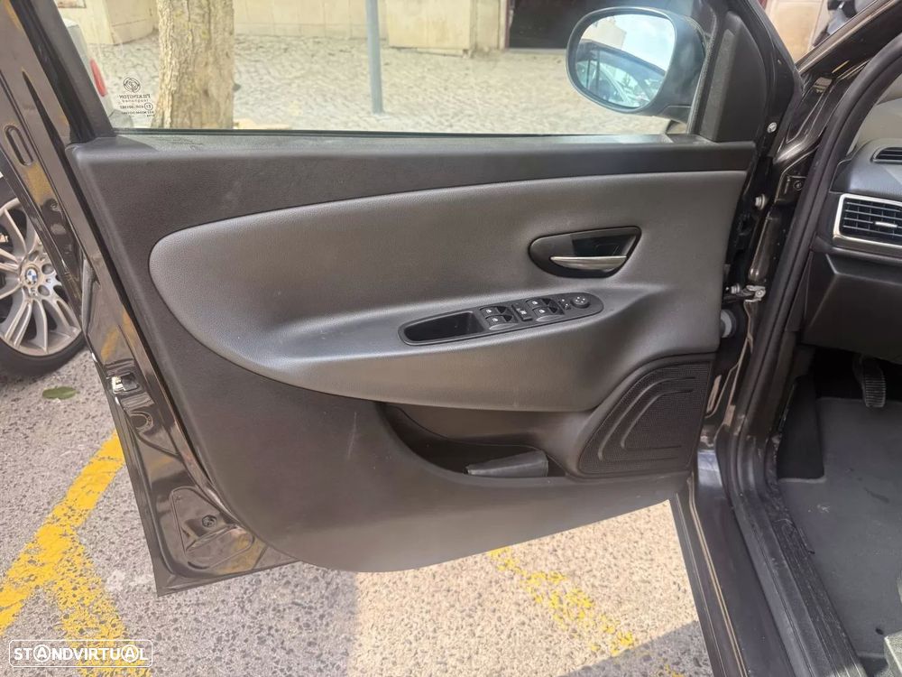 Lancia Ypsilon 1.3 M-jet S&S Gold - 28