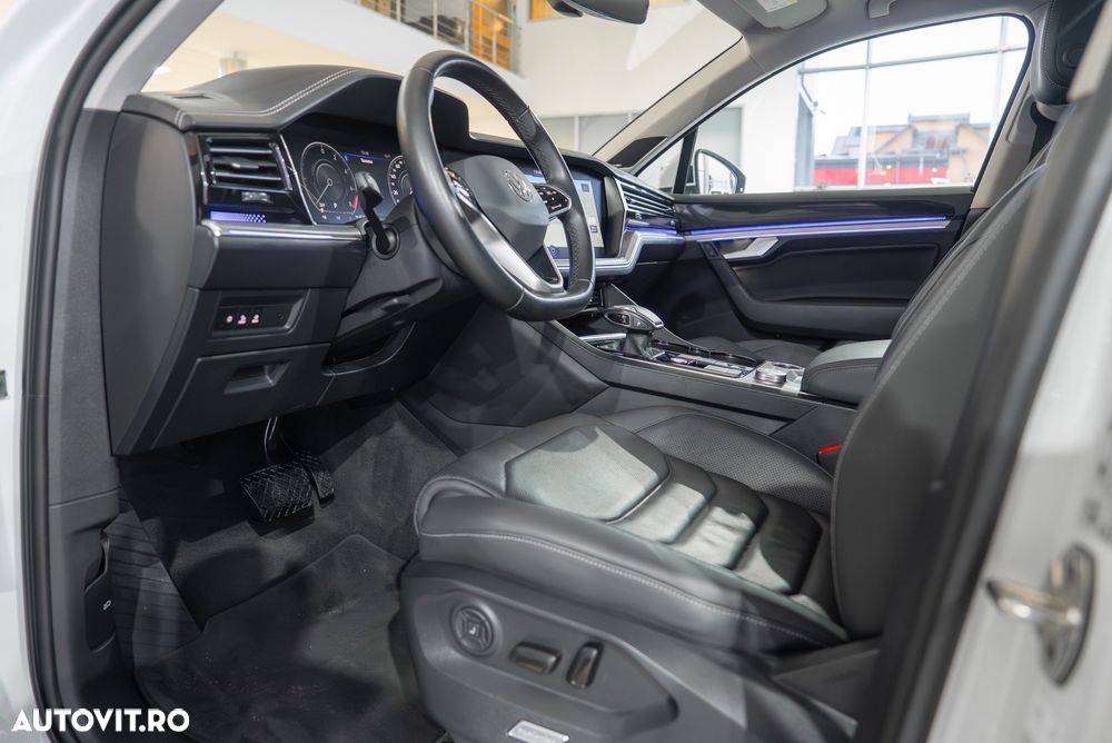 Volkswagen Touareg 3.0 V6 e-Hybrid 4Motion Aut. Elegance - 16