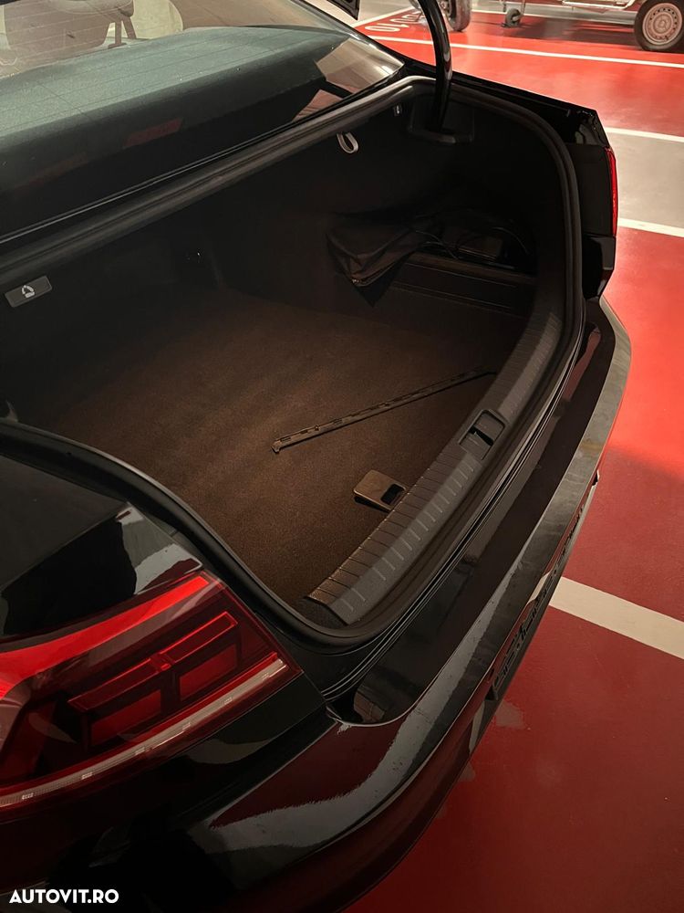 Volkswagen Passat Variant 2.0 TDI SCR DSG Business - 17