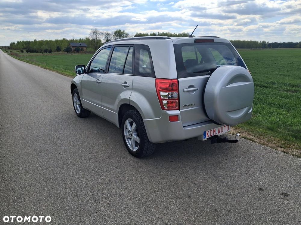 Suzuki Grand Vitara 2.0 - 10