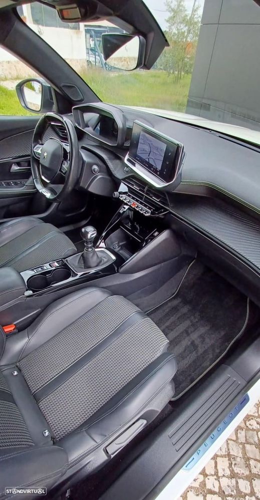 Peugeot 2008 1.2 PureTech GT Line - 9