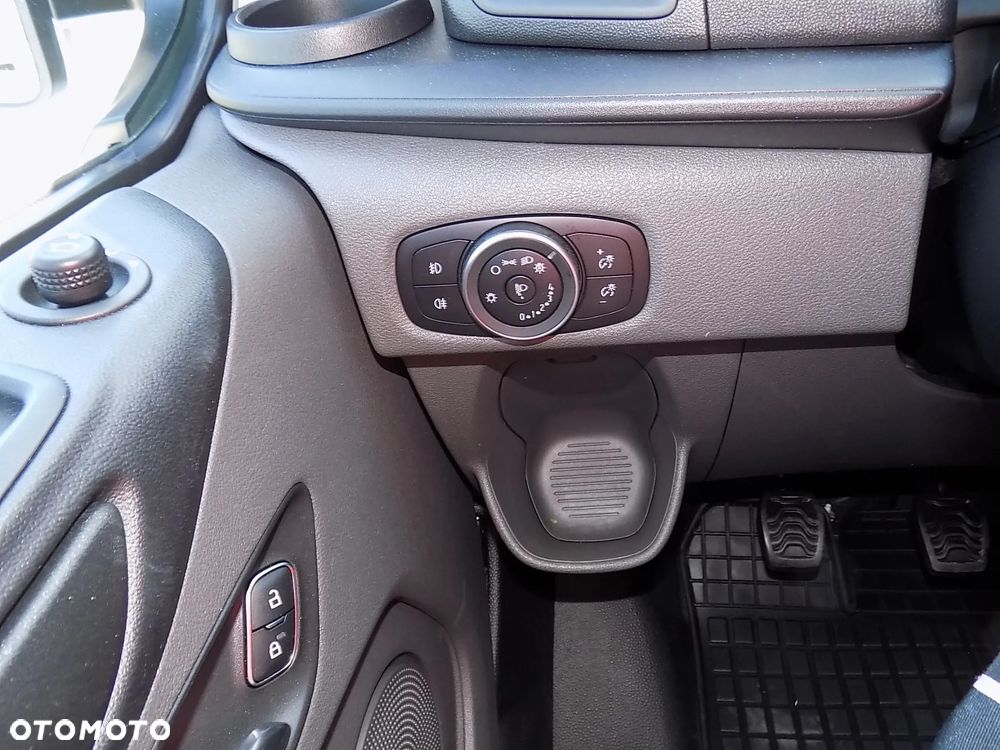 Ford Transit Custom Kombi-Van 320 L2H1 Trend - 29