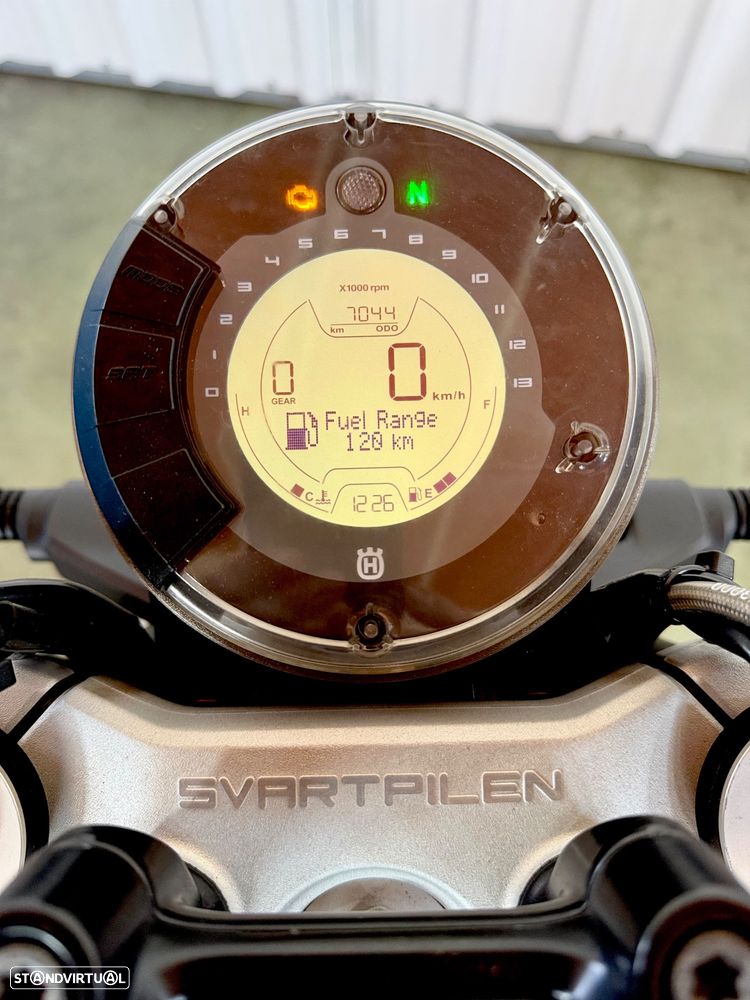 Husqvarna Svartpilen 401 - 6