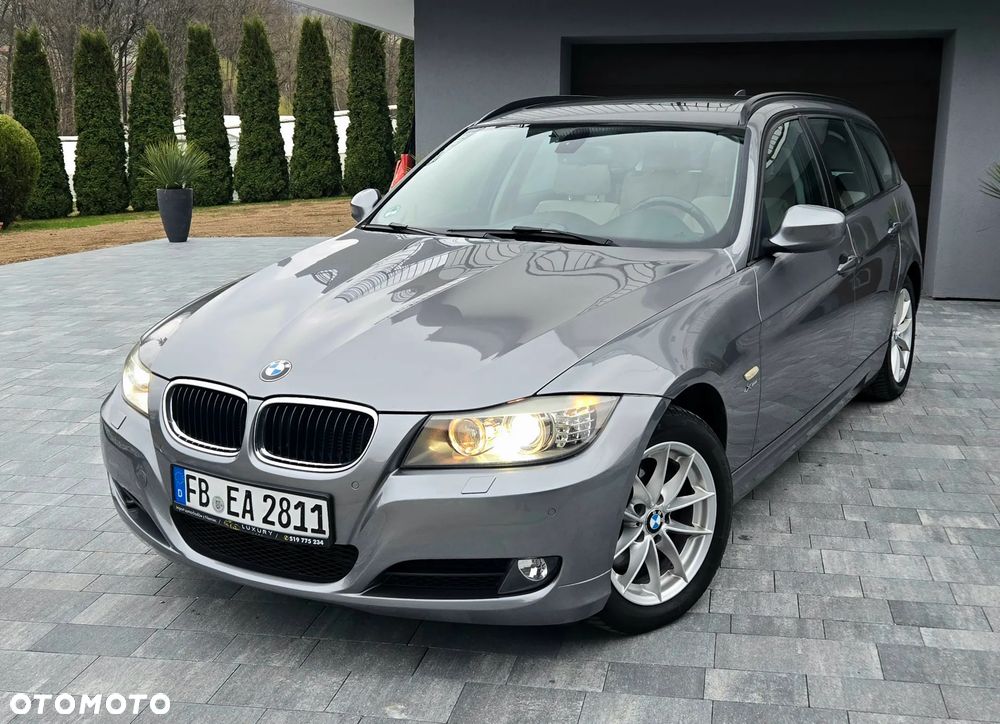 BMW Seria 3 320d xDrive DPF - 1