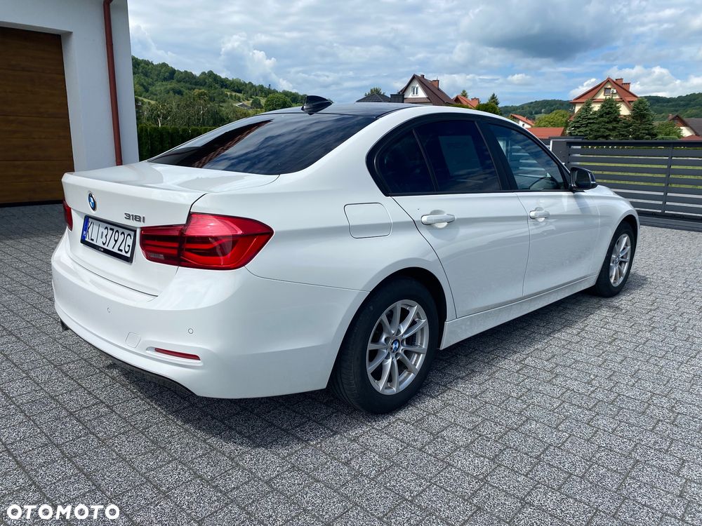 BMW Seria 3 318i - 11