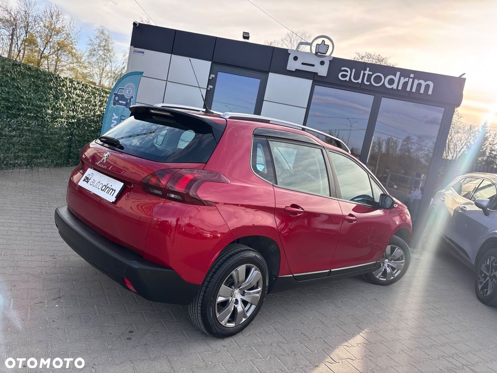 Peugeot 2008 1.2 Pure Tech Allure S&S - 14