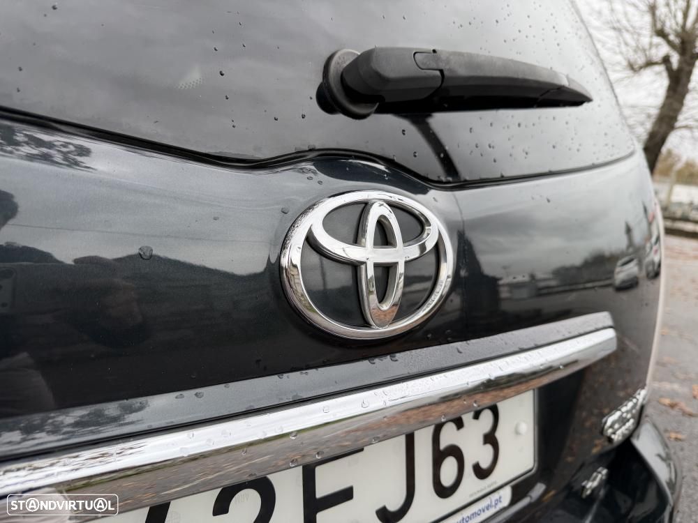 Toyota Corolla Verso 2.2 D-4D High Pack - 14