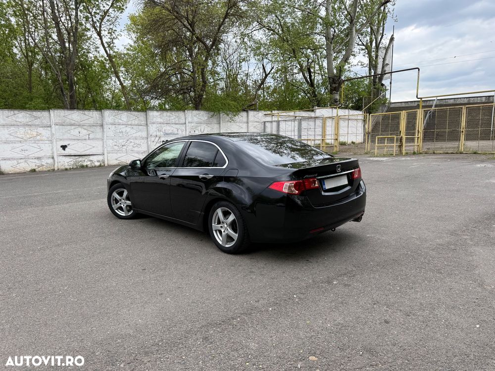 Honda Accord 2.0i MT Executive Navi - 2