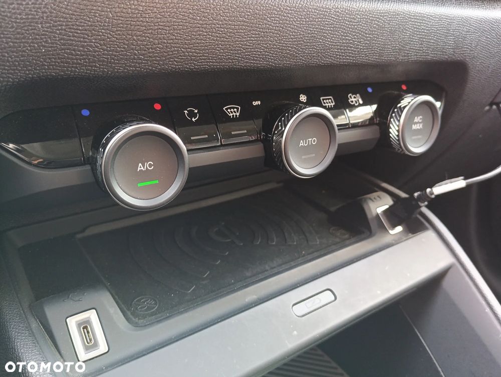 Citroën C4 1.2 PureTech Max S&S EAT8 - 23