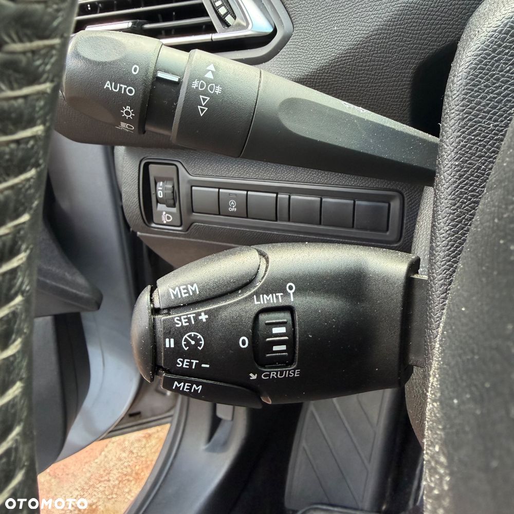 Peugeot 308 1.5 BlueHDi Active S&S - 17