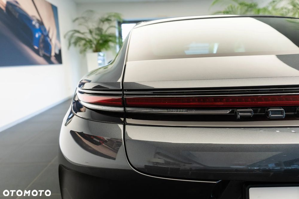 Porsche Panamera 4 - 40
